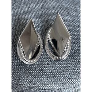 Womens Earrings Silvertone Clips 1” Abstract Deco Career Minimalist Capsule